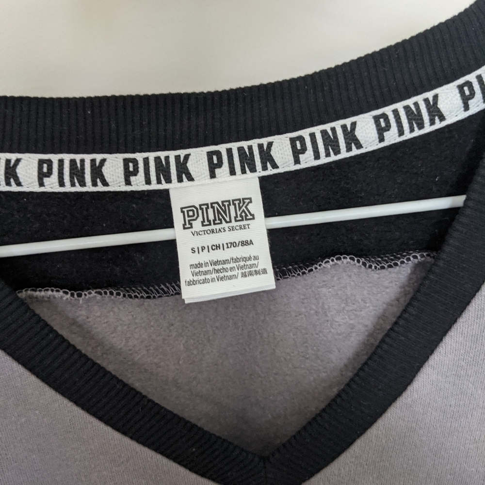 Pink sweater - Picture 3 of 4
